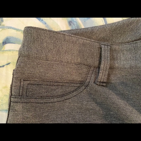 Forenza Gray Ponte Leggings w/ Tapered Ankle - Picture 4 of 12